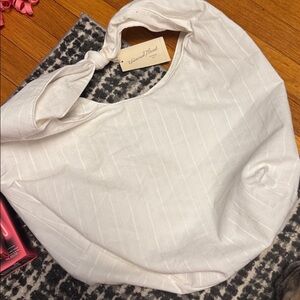 Universal Thread Slouchy Knotted Hobo White Bag NWT
